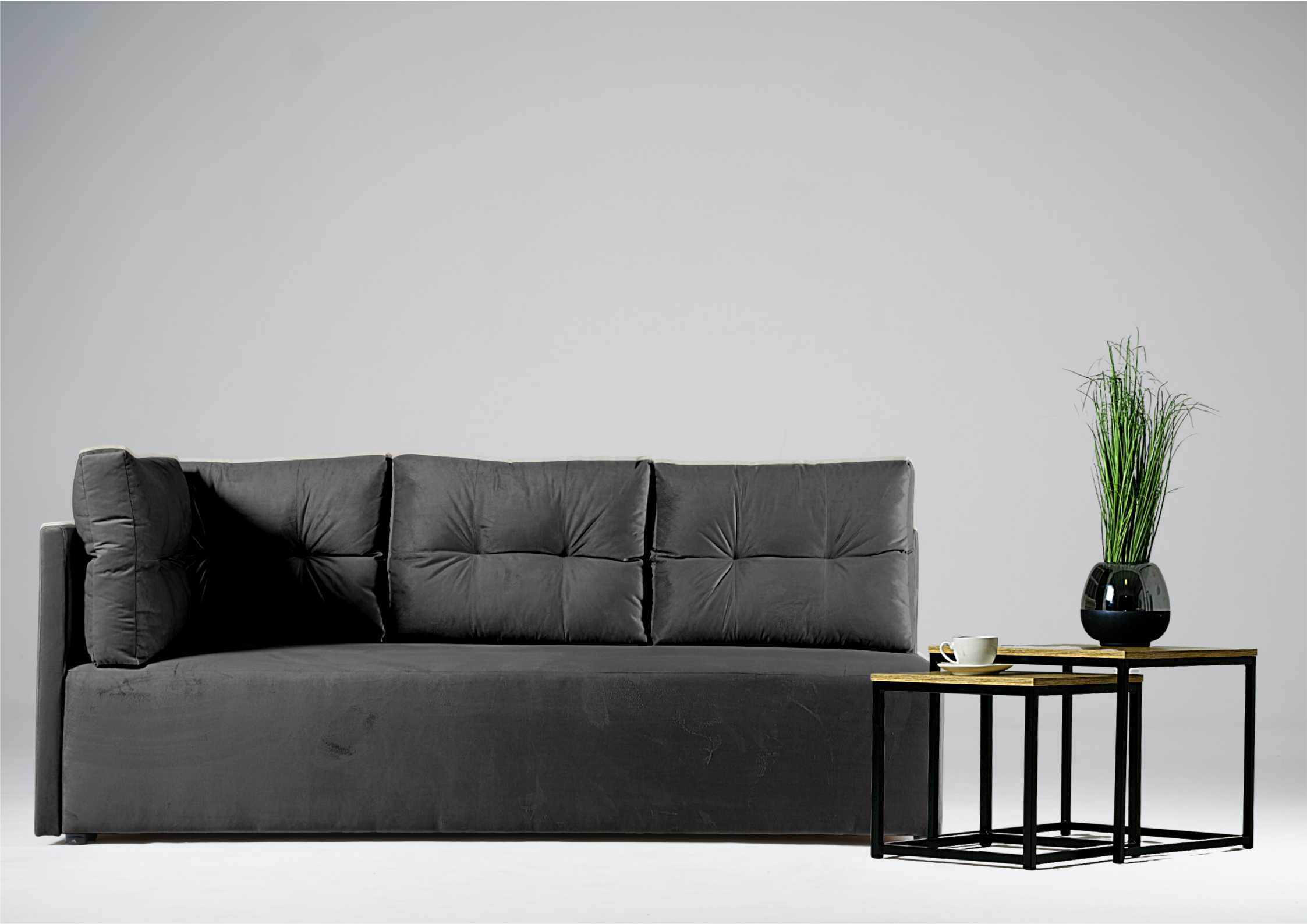 Grafitowa sofa do salonu 